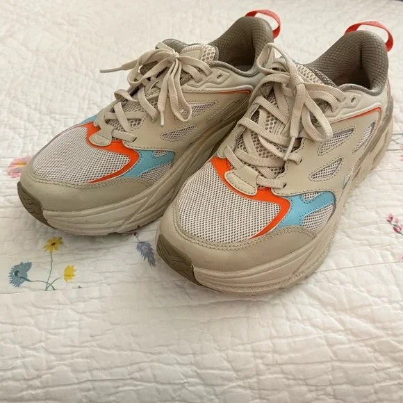 Hoka One One X Opening Ceremony Clifton - Picture 2 of 10